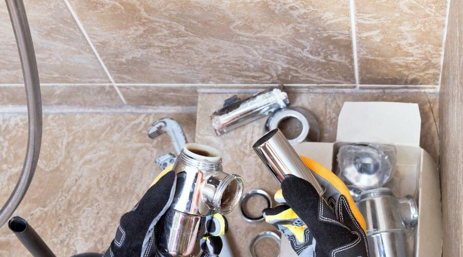 Professional gutter cleaning in Longmont, CO